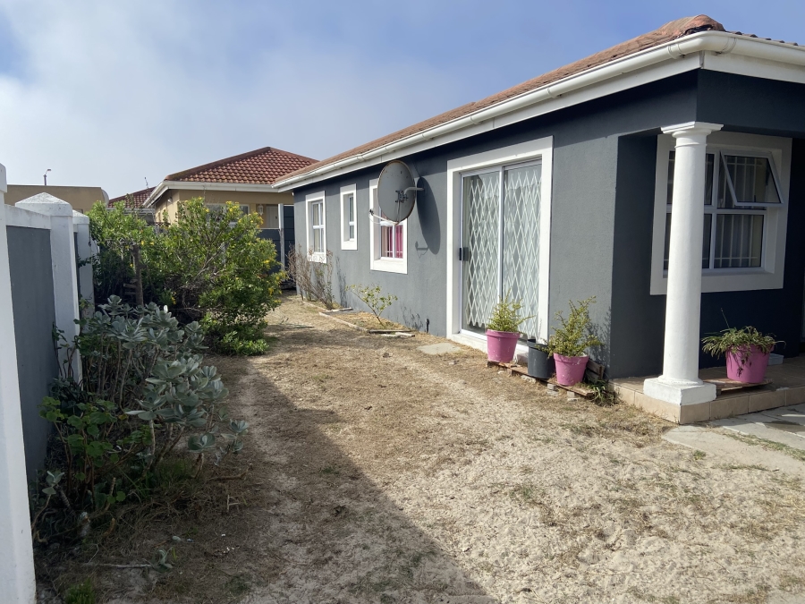 To Let 3 Bedroom Property for Rent in Muizenberg Western Cape
